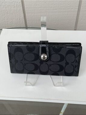 Coach Signature Black Continental Card Holder